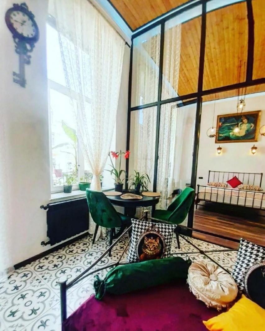 Art House * Batoumi